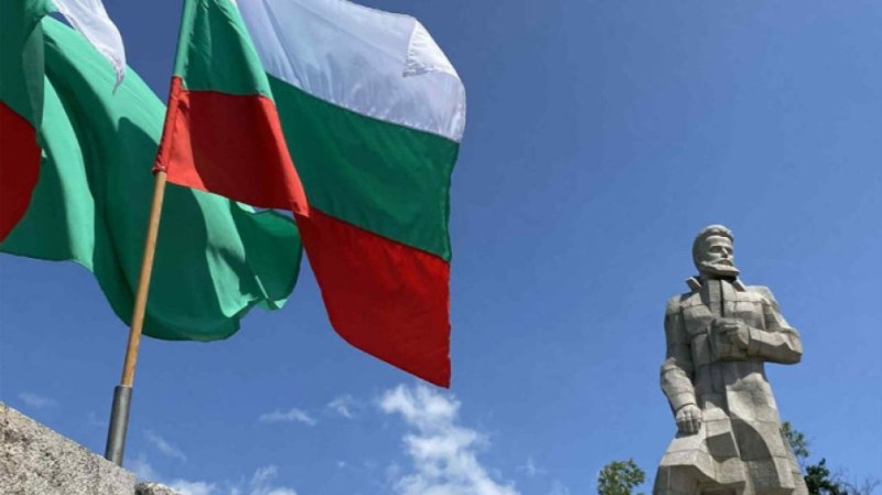 Почитаме Деня на Ботев и на загиналите за свободата на Отечеството