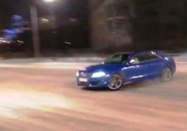 Полицаи под прикритие хванаха зрелищен дрифтър в Асеновград