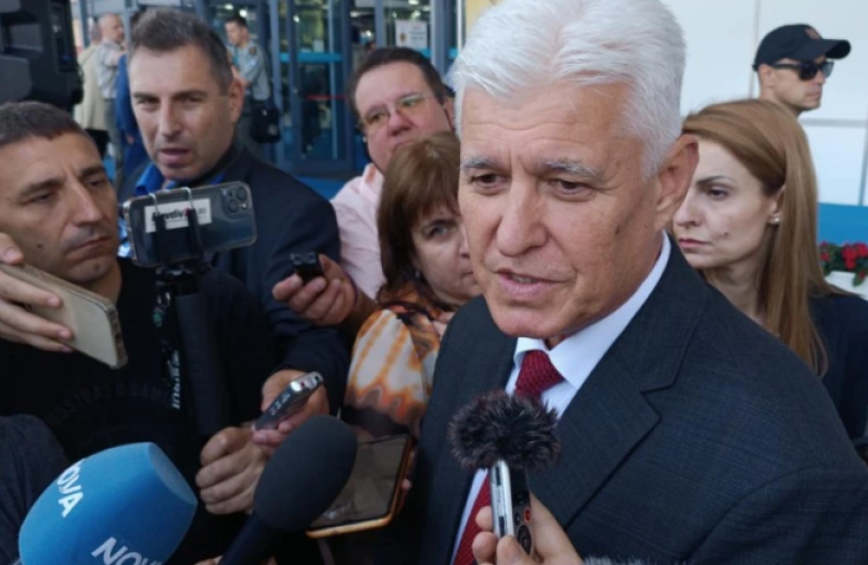 Министър Стоянов на „Хемус 2026“: Няма да има съкращения на военнослужещи