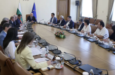 Радев: Никаква милост към нарушителите, които застрашават живота на българите