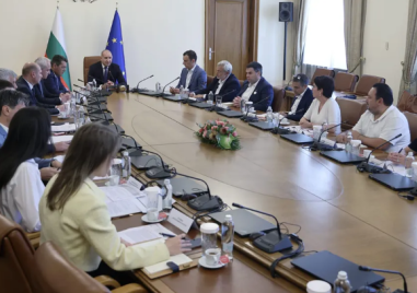 Радев: Никаква милост към нарушителите, които застрашават живота на българите