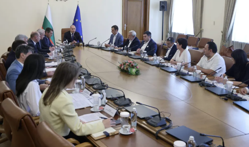 Радев: Никаква милост към нарушителите, които застрашават живота на българите
