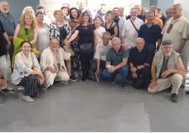 Първият випуск на пловдивската Художествена гимназия с обща изложба след 45 години