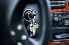 След нощ в казино в Пловдив: Мъж отмъкна ключ за луксозен Mercedes и потегли, задържаха го