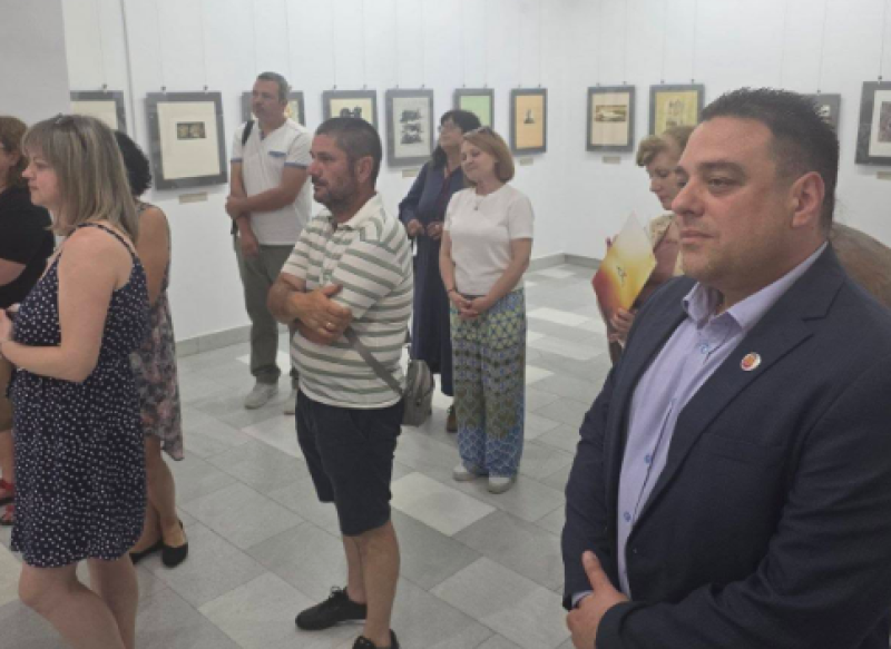 Изложбата „Хенри Мур. Изкуството да виждаш.“ гостува в Перущица и за първи път в България