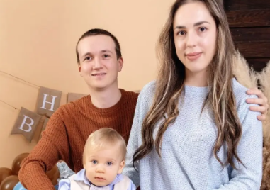 Млада жена и майка има нужда от помощ, за да спаси крака си