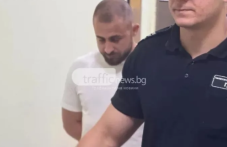 Отново оставиха в ареста таксиметровия шофьор, обвинен за сводник на момичета