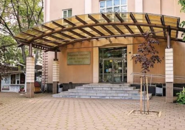Задържаха зам.-ректора на ПУ - икономическа полиция извършва обиски в университета