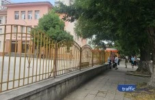 Сигнали за строг дрескод и нетърпима жега в СУ „Св. Паисий Хилендарски“ – какво отговориха институциите?