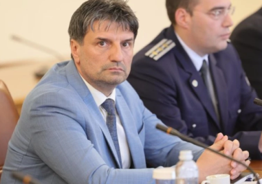 МВР вади целия си ресурс по пътищат -:започват масови проверки и солени глоби
