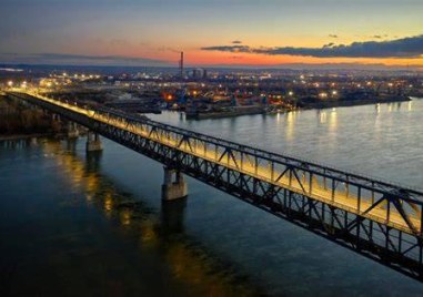 На този ден: Официално е отворен за експлоатация Дунав мост