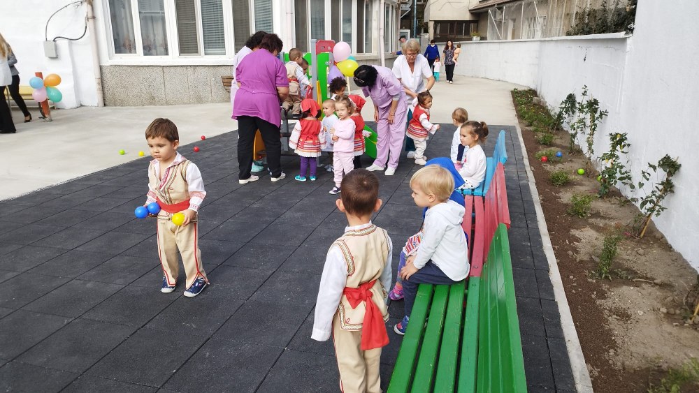 Кризата с яслите в Пловдив! Две деца се борят за 1 място