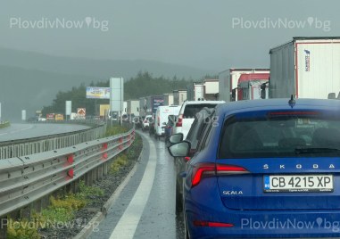 Катастрофи и проливен дъжд блокираха движението към Пловдив на АМ “Тракия“