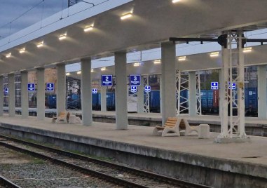 Момчета пострадаха при токов удар на жп гара у нас