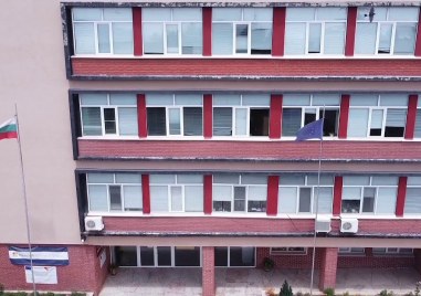 Отменят тържеството за раздаване на дипломите в Сопот след смъртта на ученик