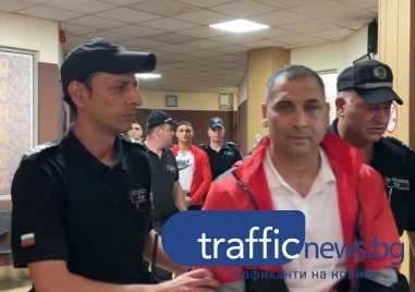 Бой зад решетките между син на убит и обвиняем за смъртта му, делото за убийството на гара Карлово тръгва
