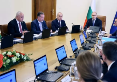 Кабинетът замразява минималната заплата до 2028 г.