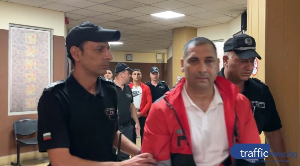 Бой зад решетките между син на убит и обвиняем за смъртта му, делото за убийството на гара Карлово тръгва