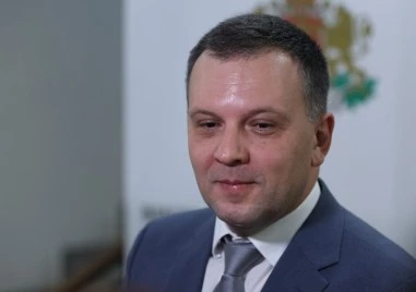 Правосъдният министър призовава ВСС да спре да кадрува в съдебната система