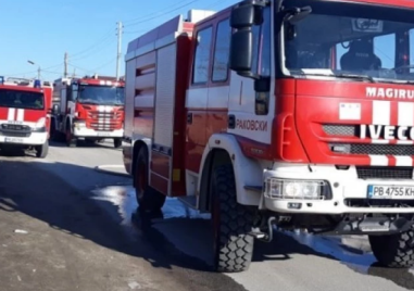 Мъж загина, а двама възрастни пострадаха след пожар в Садово