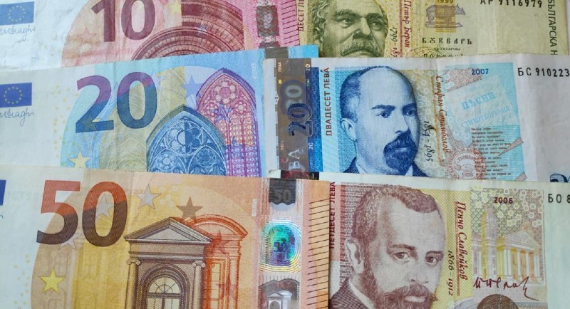 „Български пощи“ въвежда такса за услугата „обмяна на левове в евро“