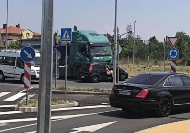 Катастрофа затрудни движението на основна пътна артерия в Асеновград