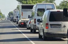 Пловдивчани погребаха нероденото Околовръстно: АПИ го „лекува“ с колчета и 50 км/ч