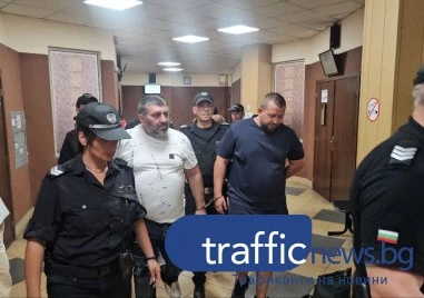 Фирми на обвиняемите по схемата със строителни фактури печелят обществени поръчки и стопанисват заведение
