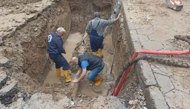 Голяма ВиК авария остави квартали на Пловдив цяла нощ без вода