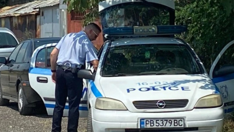 Съседски скандал край Съединение: Жена извика полиция заради силна музика, после я заплашиха с палеж