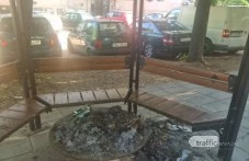 Среднощен вандализъм в Пловдив: Пияна компания подпалиха беседка, десетки коли - на косъм от палеж