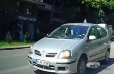 Опасно шофиране в Пловдив: Автомобил се движи в насрещното по централен булевард ВИДЕО