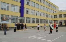След скандала с прием на деца „по болест“ в гимназиите в София – има ли ръст и в Пловдив?
