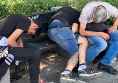 Пловдивчанка засне три “зомбита“ на пейка ВИДЕО