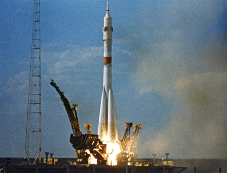 На този ден: Изстрелян е първият пилотиран космически кораб