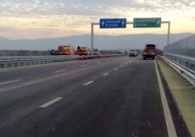 Затварят АМ “Тракия“ и в двете посоки за час днес