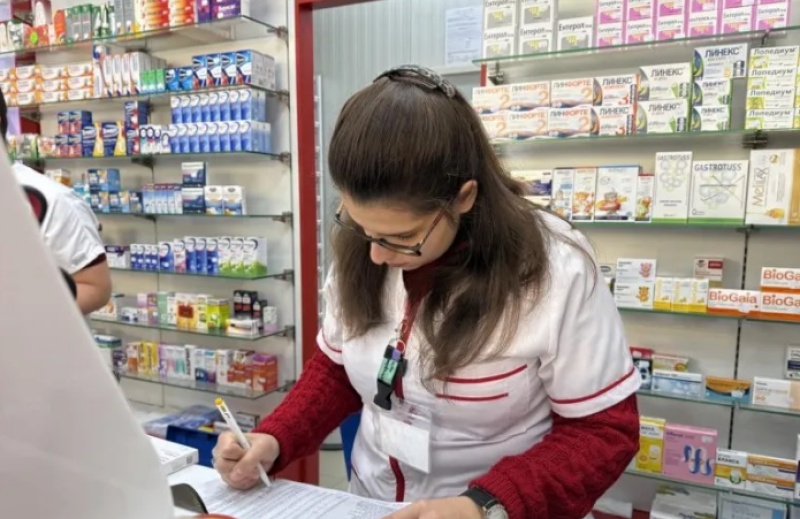 ИКМФ: Повече средства за лекарства, но без решение за професионалната грижа, която гарантира достъпа до тях