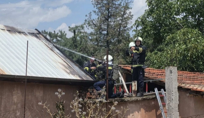 Стара камина едва не изпепели къща в асеновградско село