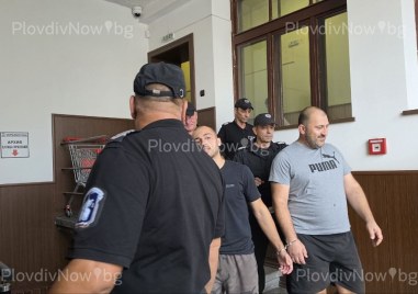 Оставиха в ареста бащата и сина с наркооранжерията край Пловдив