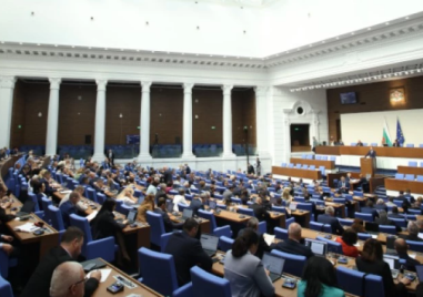 Парламентът прие на второ четене Бюджет 2026 с планирания 5,7% дефицит