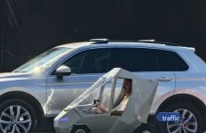 Самоделен „мини Cybertruck“ без номера и мигачи се движи по улиците на Пловдив