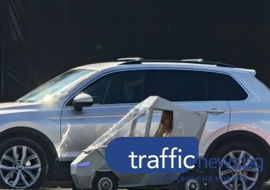 Самоделен „мини Cybertruck“ без номера и мигачи се движи по улиците на Пловдив
