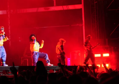 Германците Electric Callboy пренаписаха правилата на Hills of Rock 2026 СНИМКИ