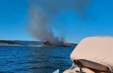 Локализираха пожар, избухнал в острова на язовир “Батак“ - изгоряла е една трета от него