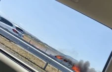 Запали се автомобил на АМ „Тракия“, образува километрично задръстване
