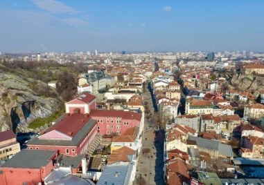 Понеделник в Пловдив - поредният слънчев и доста топъл ден
