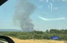 Голям пожар застрашава гориста местност крах Брезово