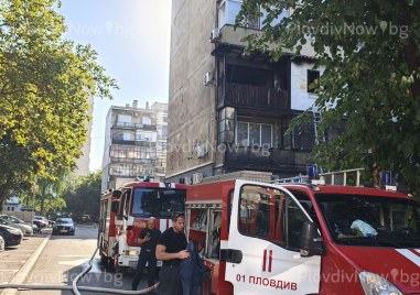 Пожар пламна в апартамент в Пловдив - мъж вися от прозореца, докато дойде пожарната