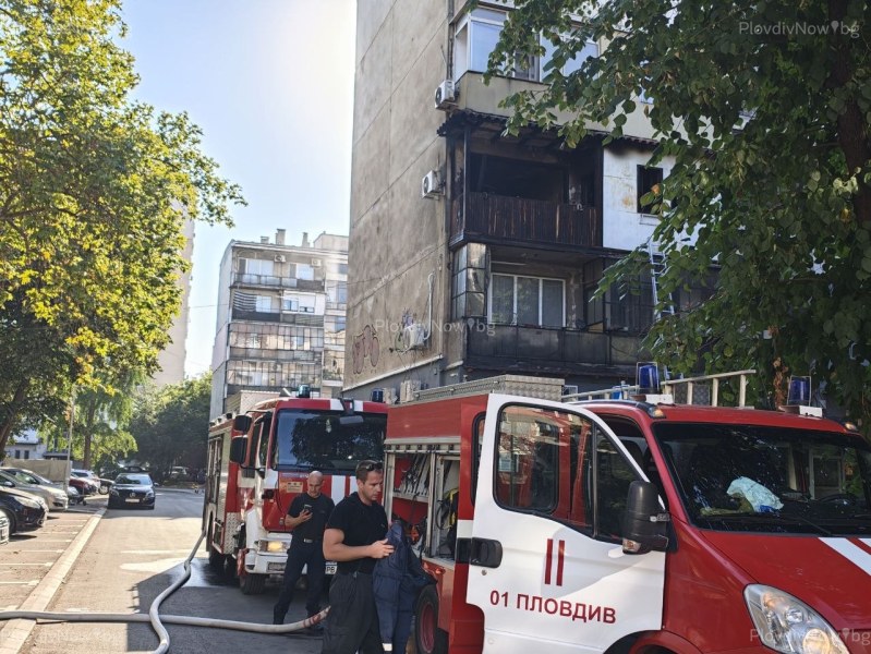 Пожар пламна в апартамент в Пловдив - мъж вися от прозореца, докато дойде пожарната