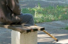Жена ограби 93-годишен дядо в Пловдив, била назначена да се грижи за него